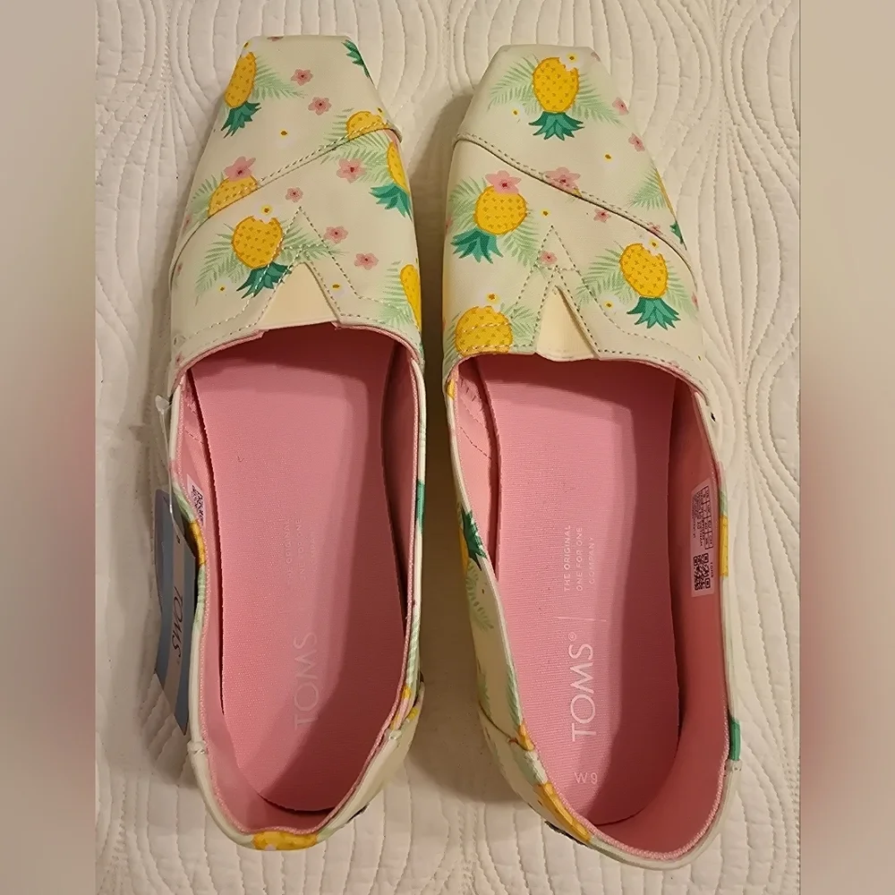 NWT Toms Ladies Lemonade Pineapple Paradise Print Alpargata
